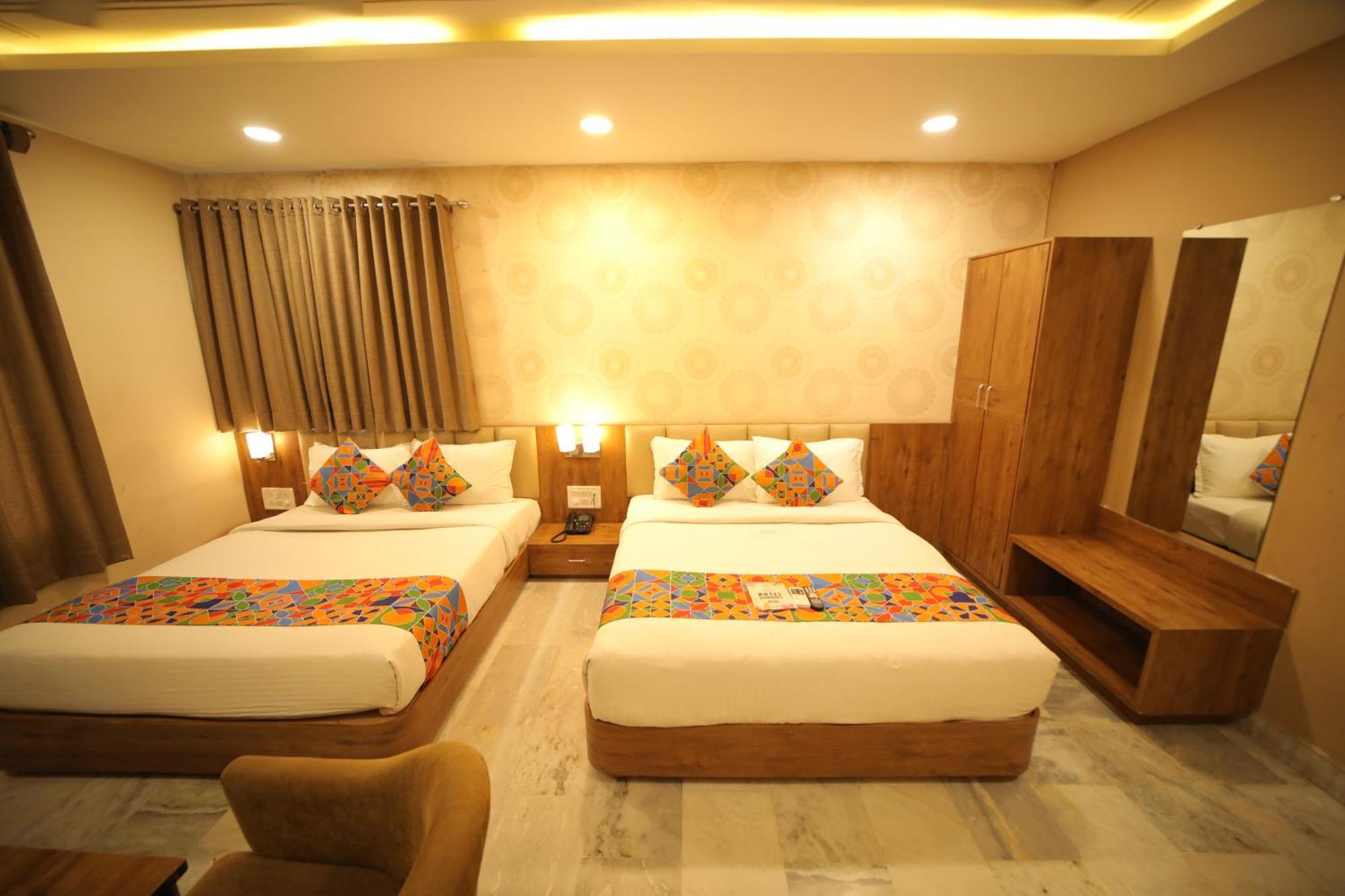 Hotel Damanis อุเดเปอร์ ภายนอก รูปภาพ