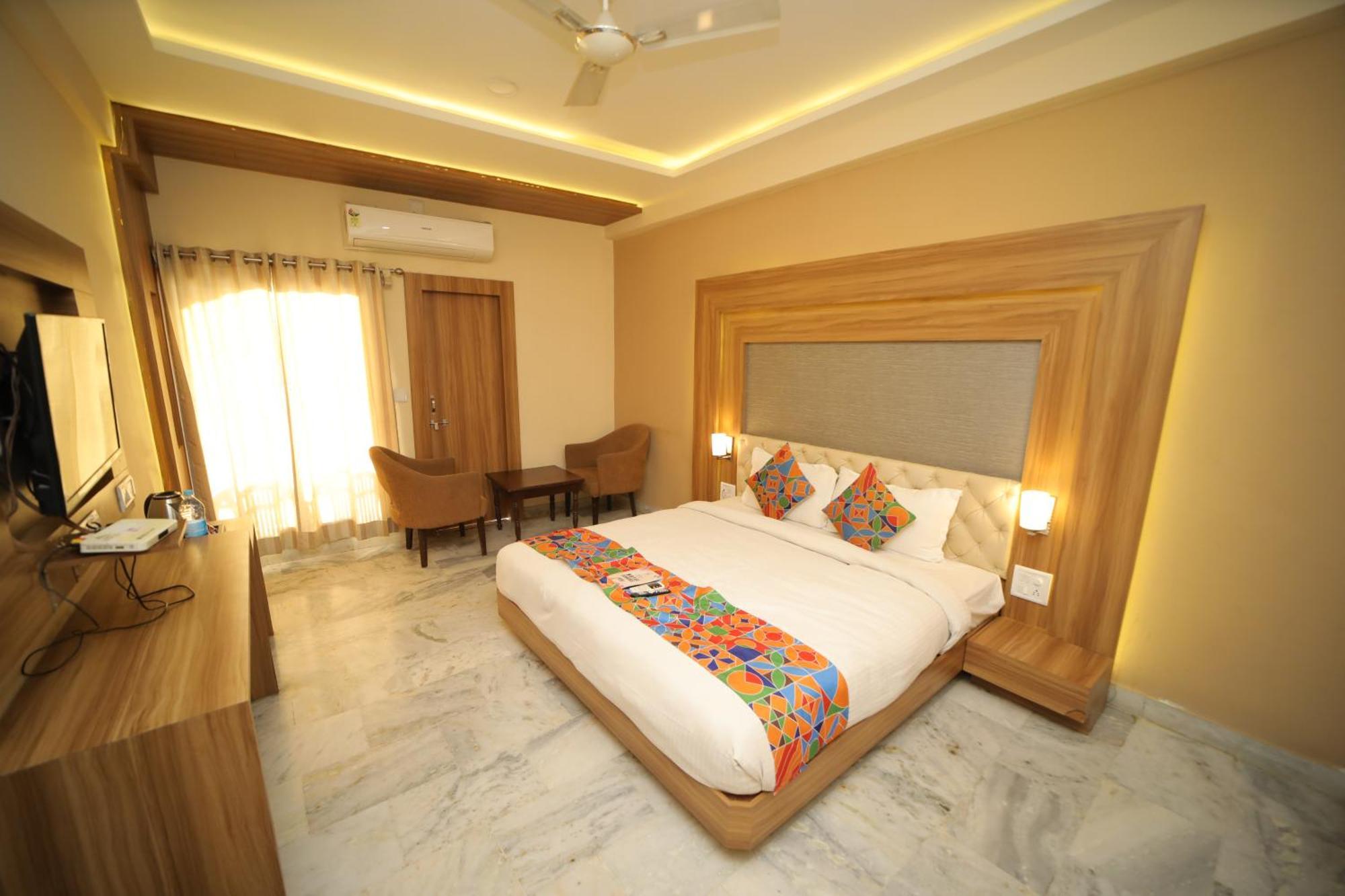 Hotel Damanis อุเดเปอร์ ภายนอก รูปภาพ