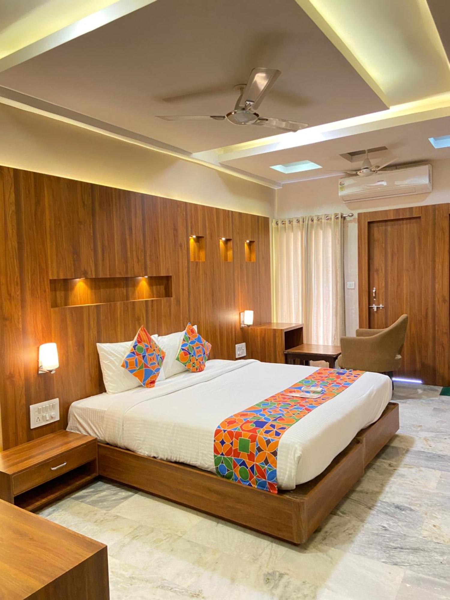 Hotel Damanis อุเดเปอร์ ภายนอก รูปภาพ
