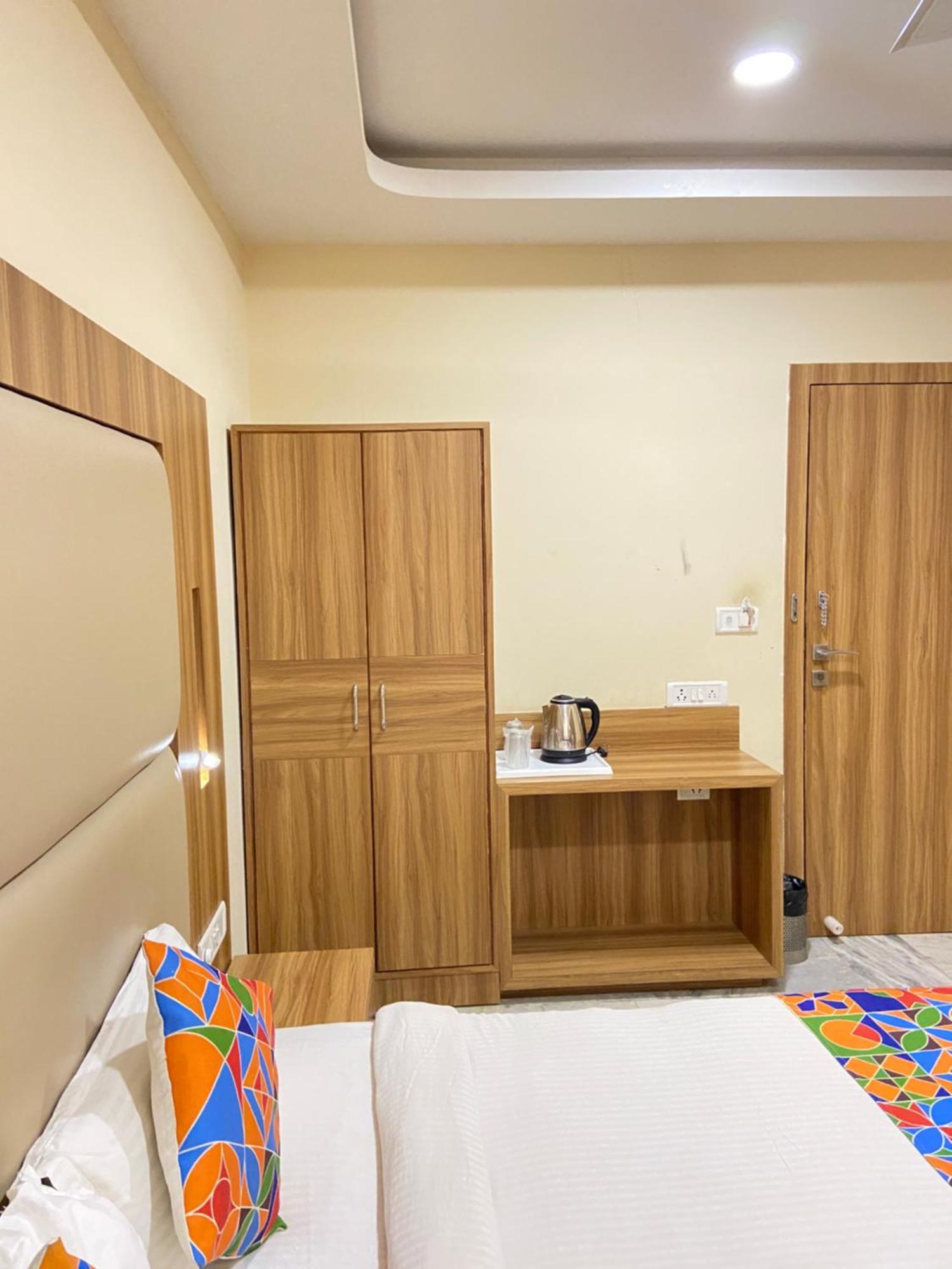 Hotel Damanis อุเดเปอร์ ภายนอก รูปภาพ