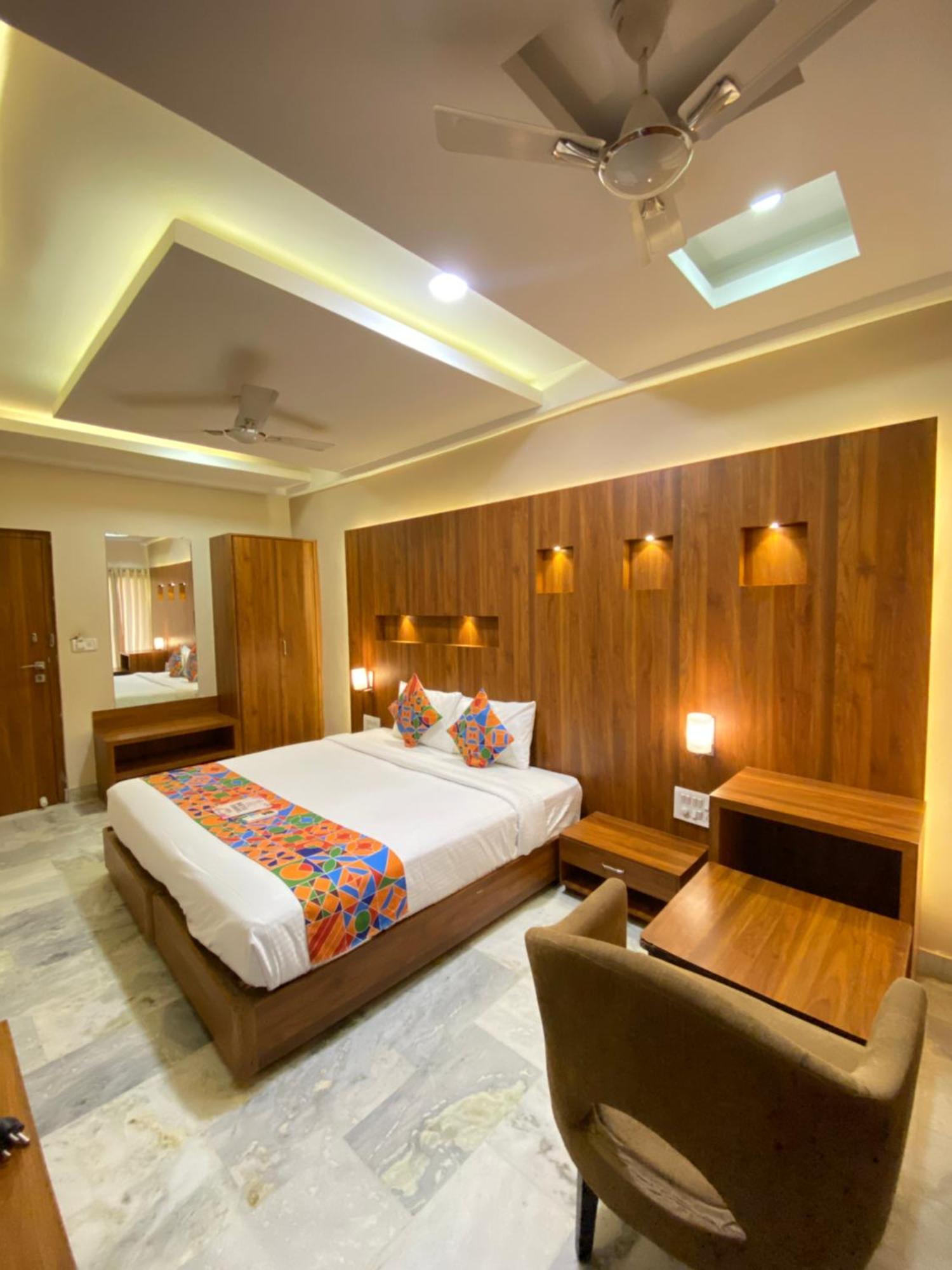 Hotel Damanis อุเดเปอร์ ภายนอก รูปภาพ