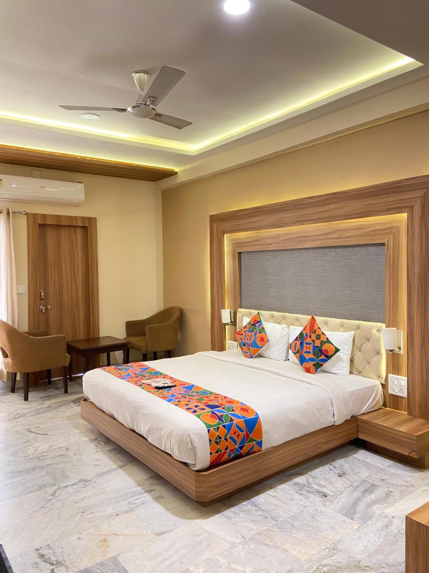 Hotel Damanis อุเดเปอร์ ภายนอก รูปภาพ