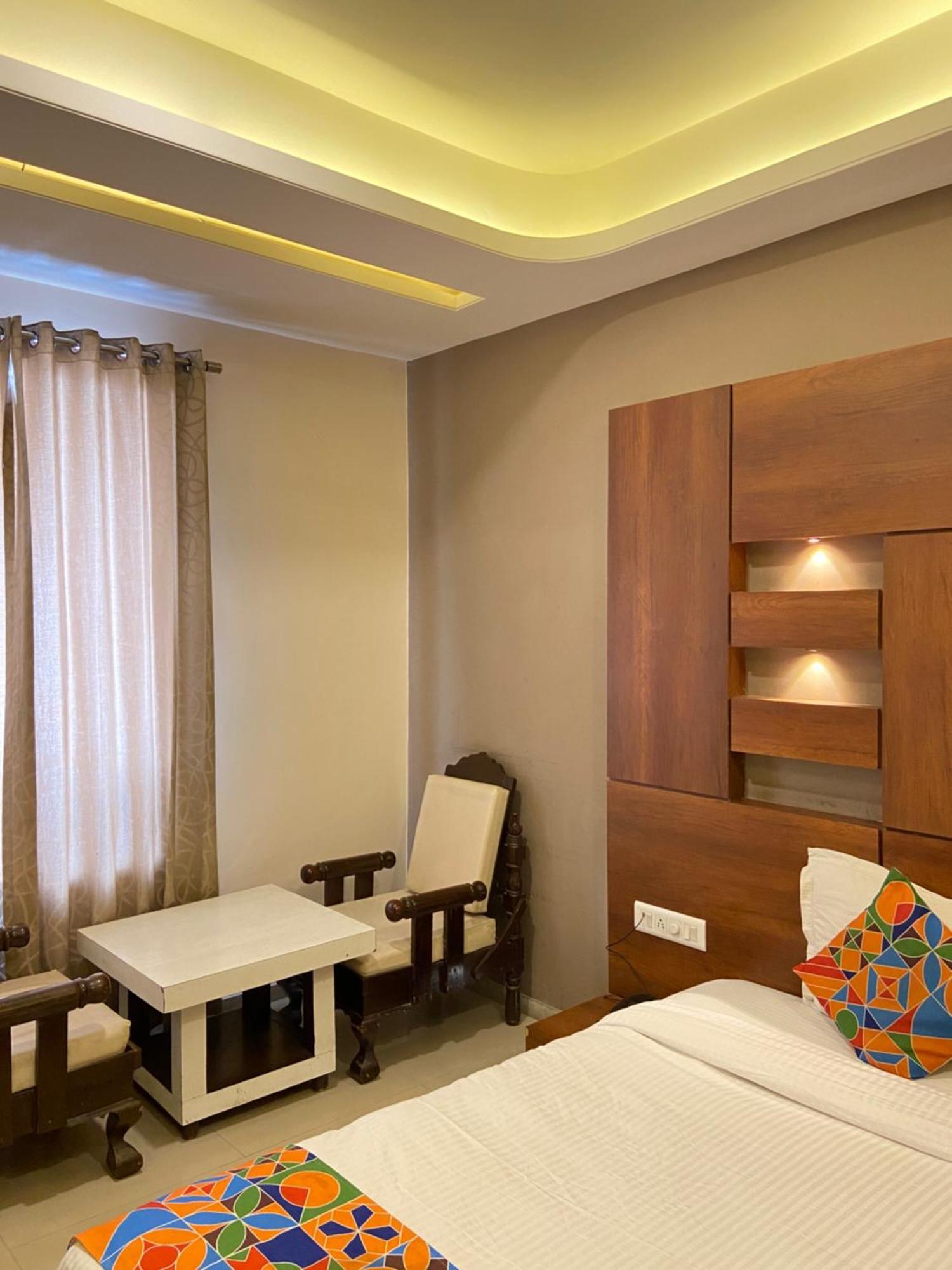 Hotel Damanis อุเดเปอร์ ภายนอก รูปภาพ