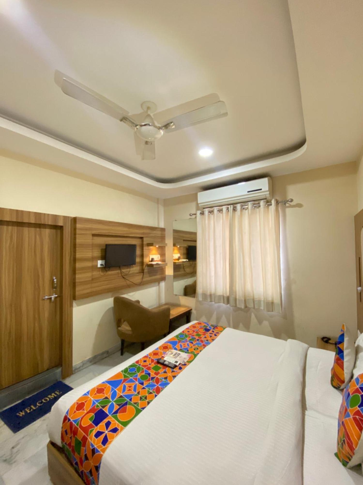 Hotel Damanis อุเดเปอร์ ภายนอก รูปภาพ
