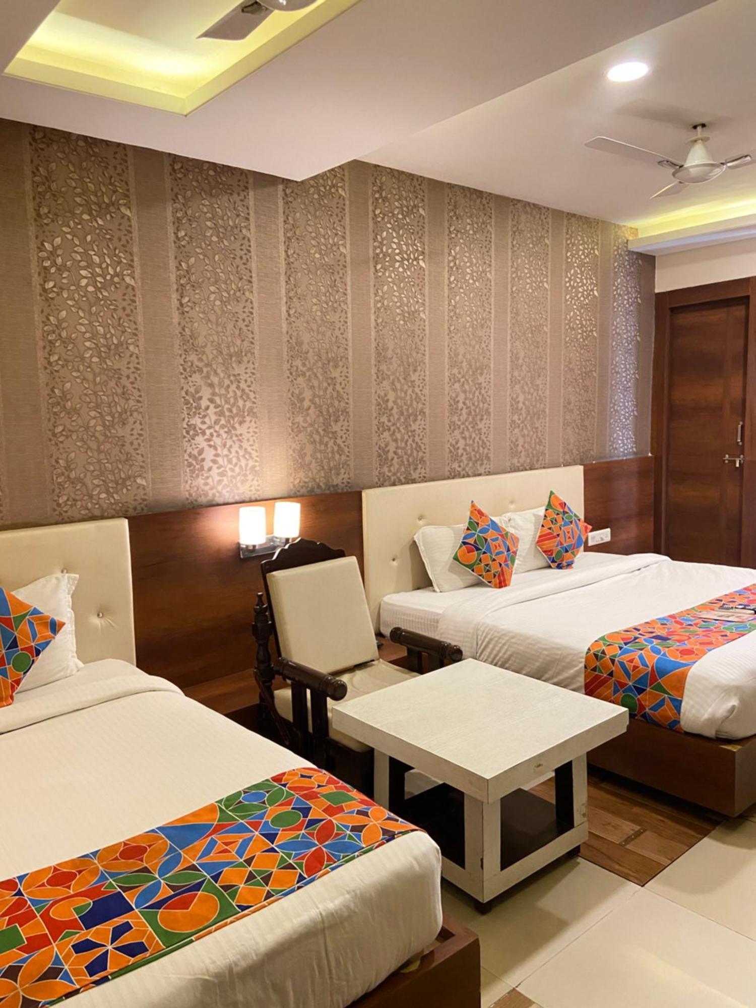 Hotel Damanis อุเดเปอร์ ภายนอก รูปภาพ