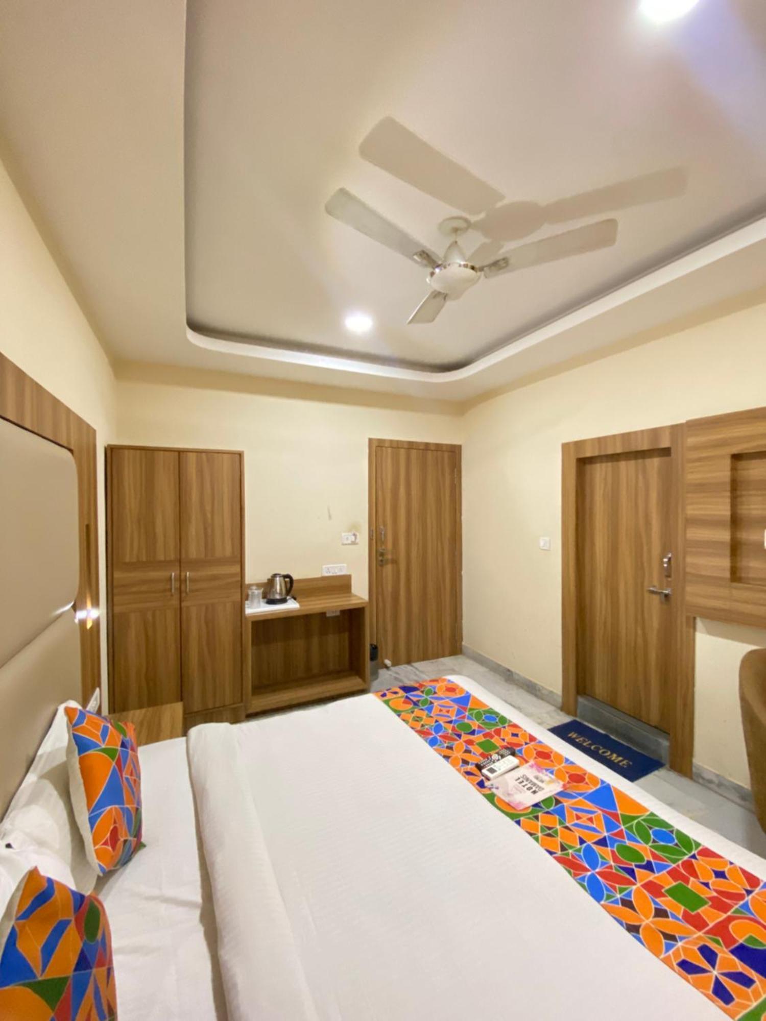 Hotel Damanis อุเดเปอร์ ภายนอก รูปภาพ