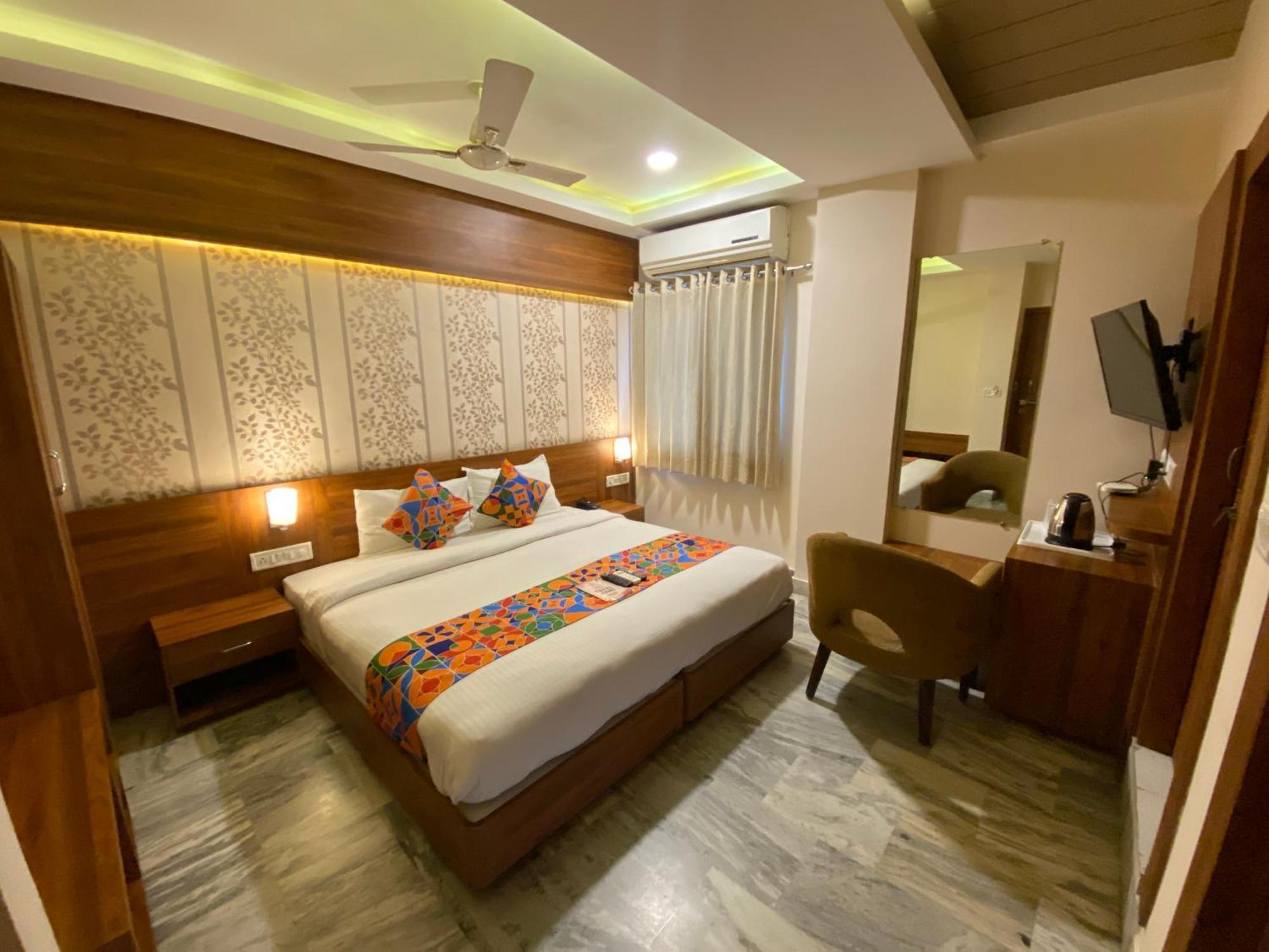 Hotel Damanis อุเดเปอร์ ภายนอก รูปภาพ
