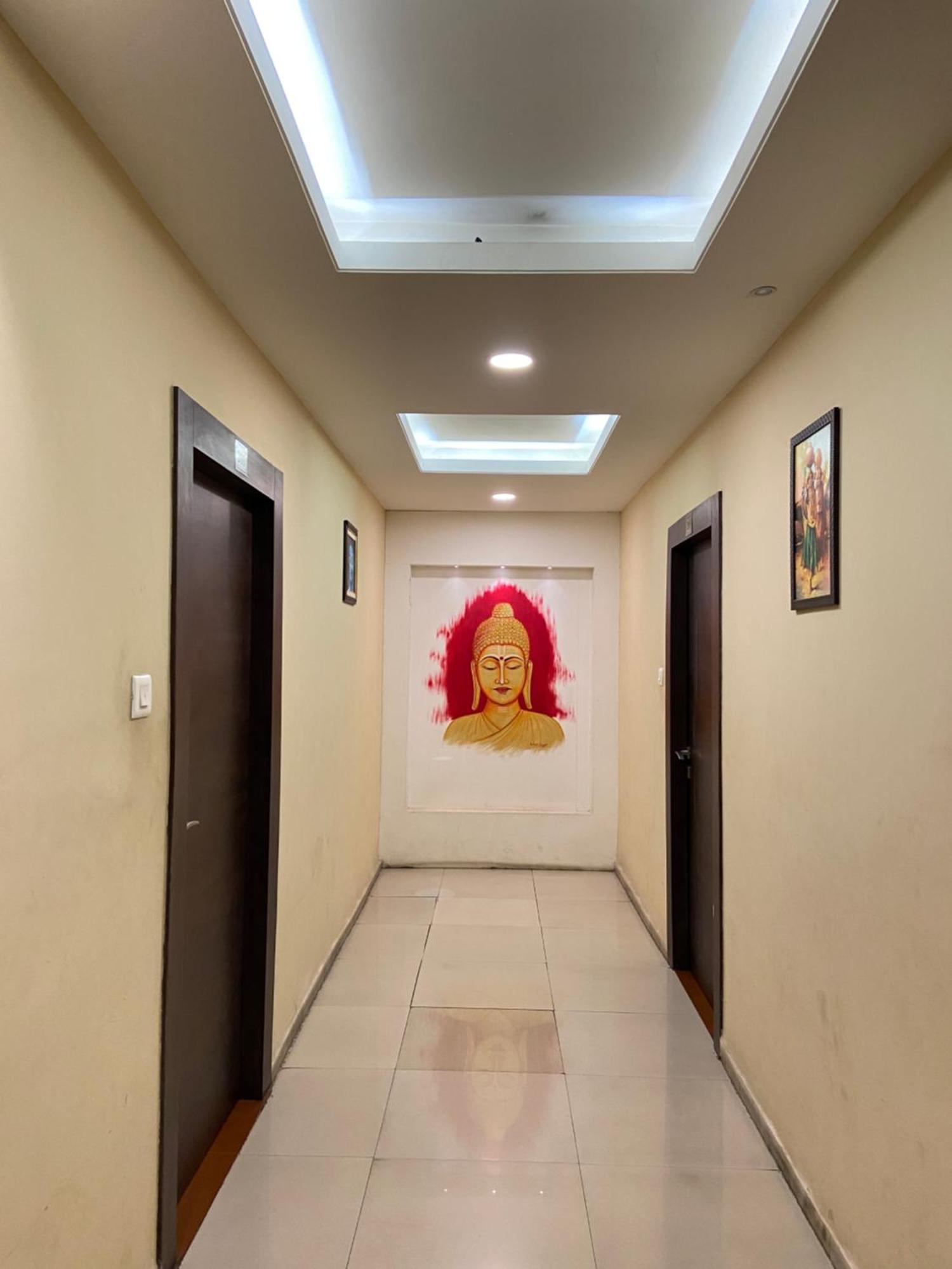 Hotel Damanis อุเดเปอร์ ภายนอก รูปภาพ