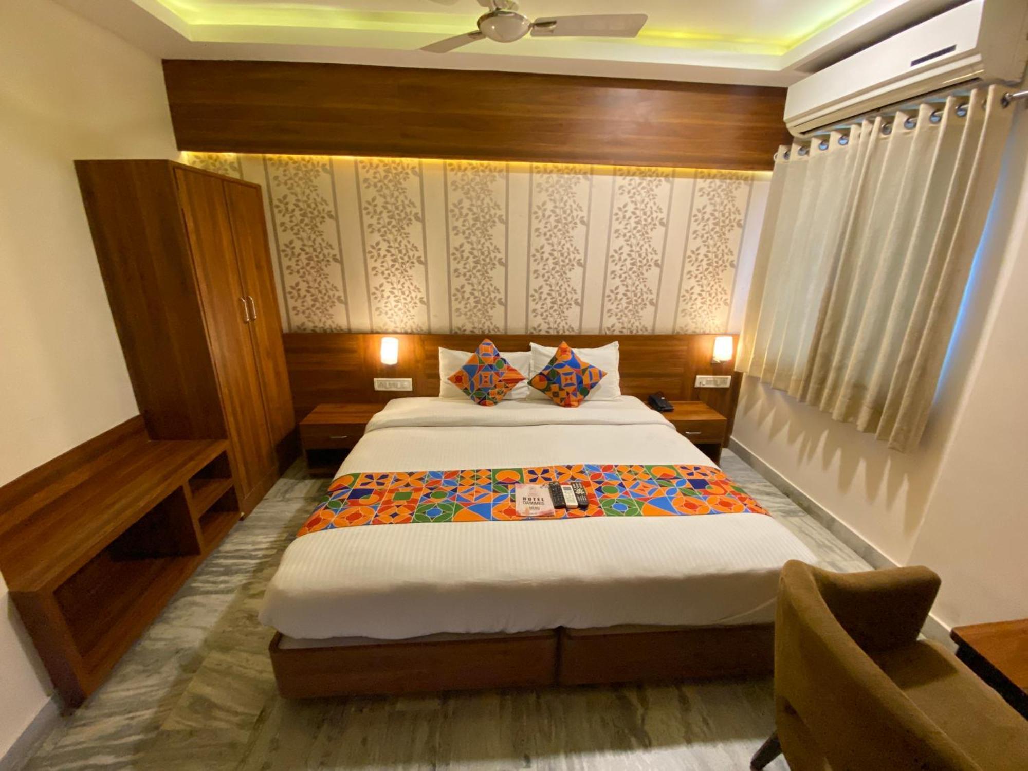 Hotel Damanis อุเดเปอร์ ภายนอก รูปภาพ